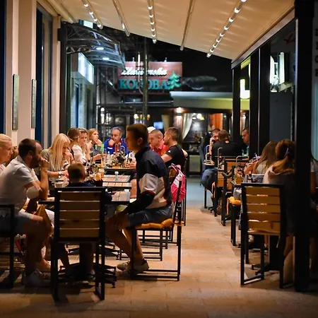 公寓 Central Inn *